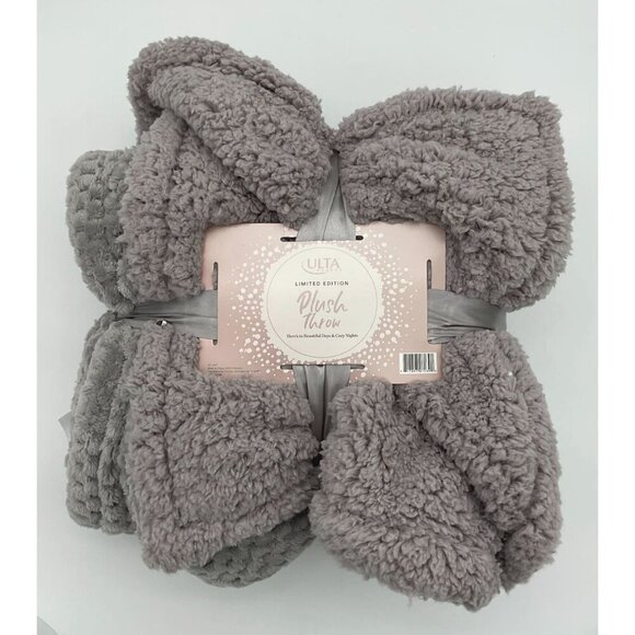 Limited Edition ULTA Gray Plush Throw Blanket 50"x60" Super Soft Cozy NWT - Picture 1 of 2
